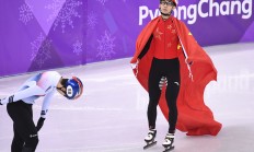 江南体育-短道速滑选手武大杨速度飞快，夺冠