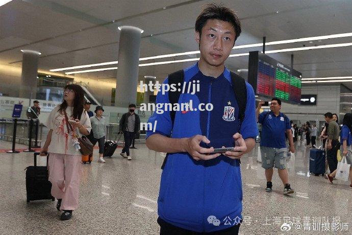 河南队客场夺取胜利，击败上海队