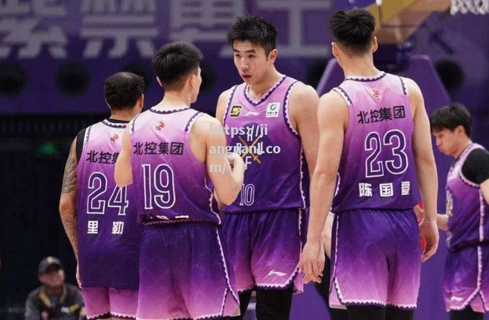 云南男篮连战连胜，士气高涨