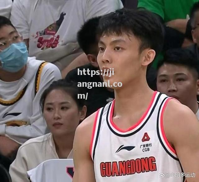 猛龙双核发挥出色，助球队豪取九连胜