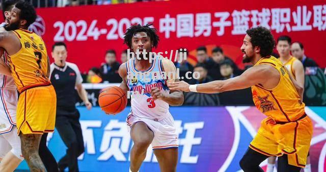 新疆大胜广州，队员士气高涨