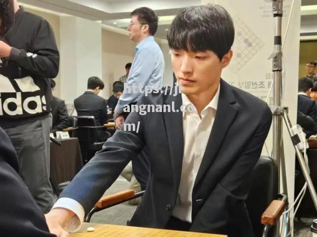 捷克以两球优势力克对手，晋级前景光明
